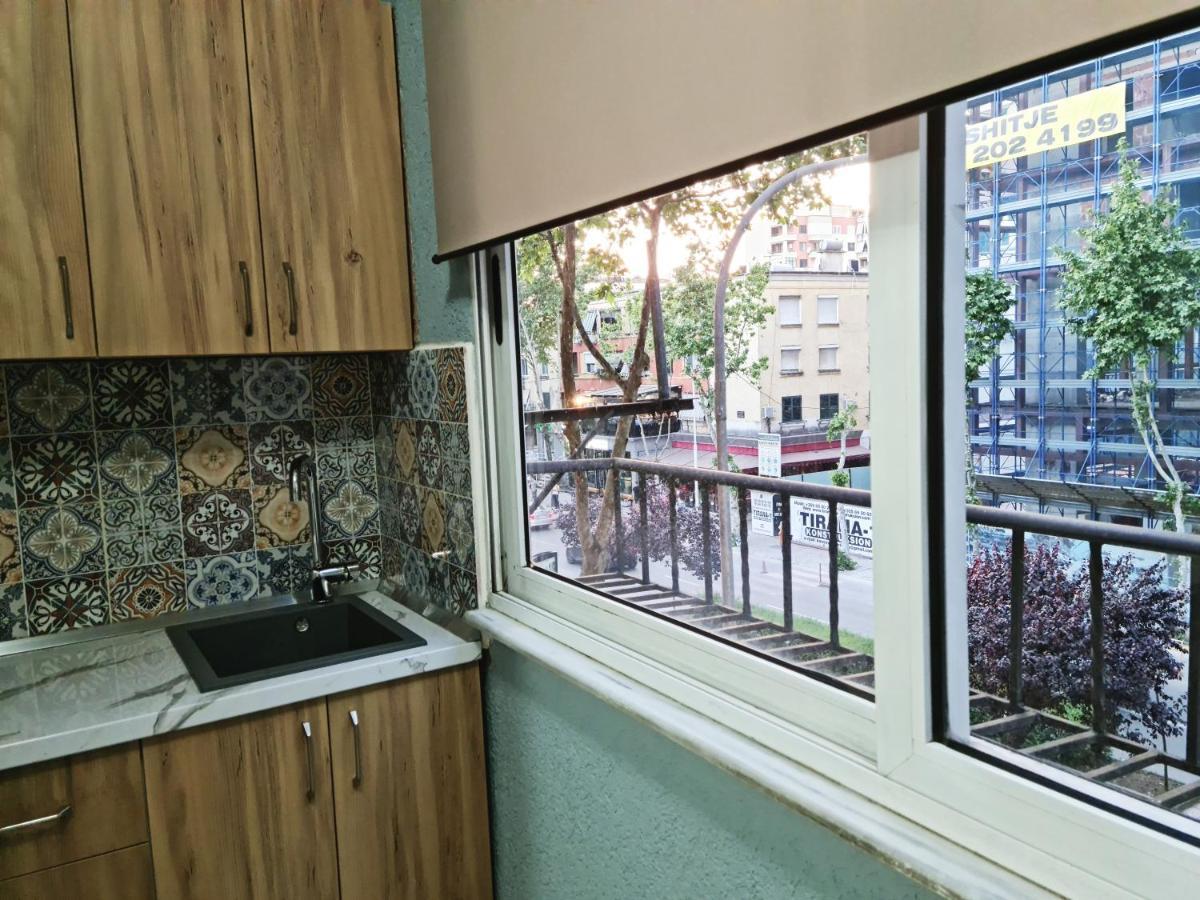 Apartmán 2V1 - 21 Dhjetori Am Tirana Exteriér fotografie