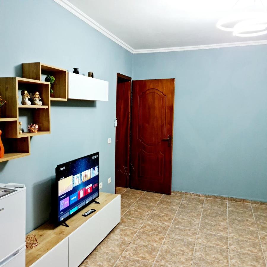 Apartmán 2V1 - 21 Dhjetori Am Tirana Exteriér fotografie