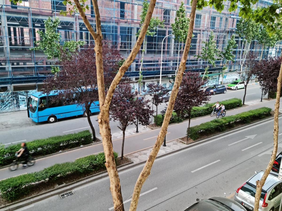 Apartmán 2V1 - 21 Dhjetori Am Tirana Exteriér fotografie