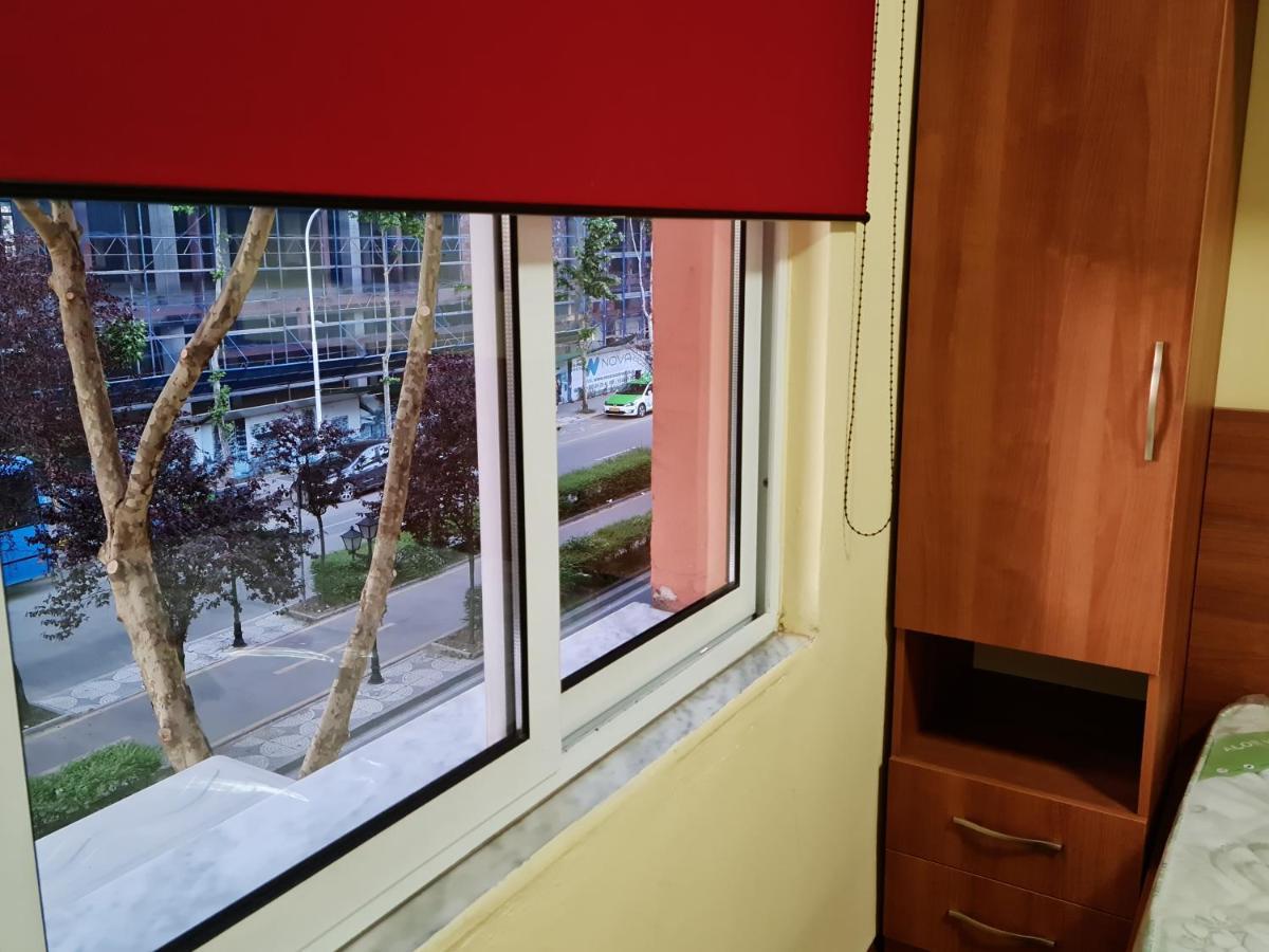 Apartmán 2V1 - 21 Dhjetori Am Tirana Exteriér fotografie